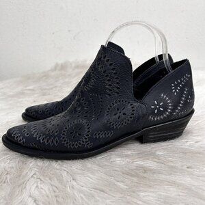 Anthropologie Veracruz Machida Blue Leather Ankle  Booties Laser Cut-out 38 / 7